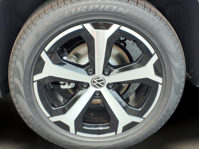 New 2026 Pure White Volkswagen SE 4Motion image 11