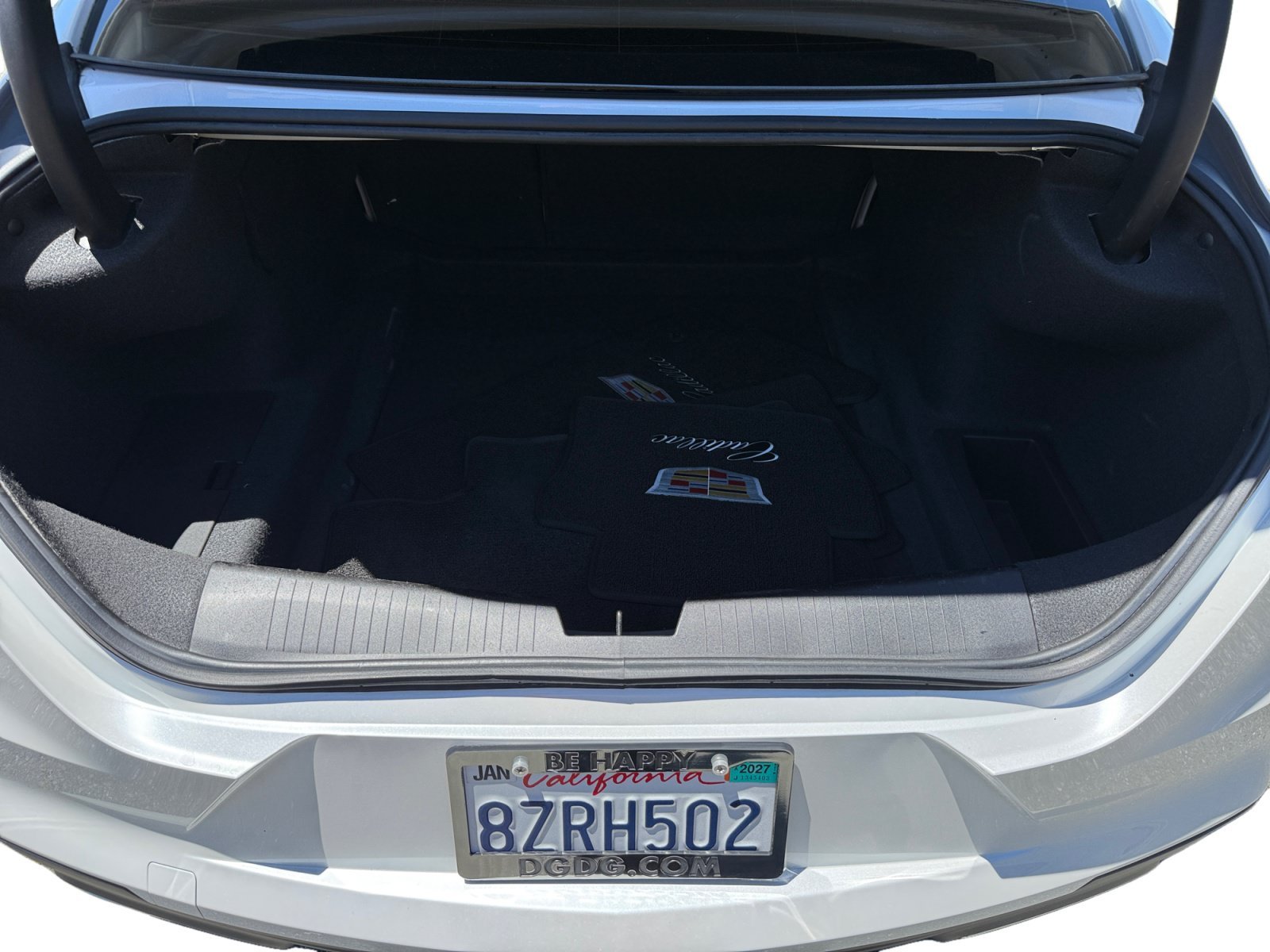 Used 2021 Crystal White Cadillac Luxury image 17