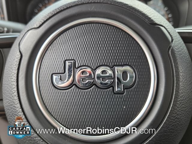 Used 2025 White Jeep Mojave image 30