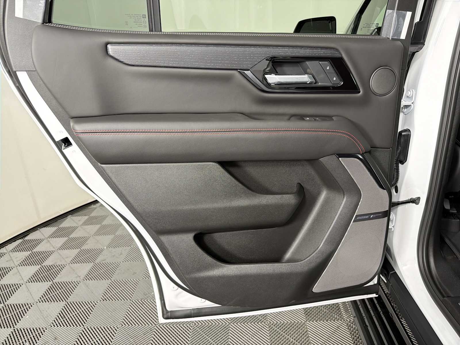 2026 GMC Yukon AT4 Ultimate - Photo 25