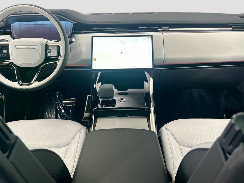 New 2026 Carpathian Grey Land Rover Dynamic SE image 13