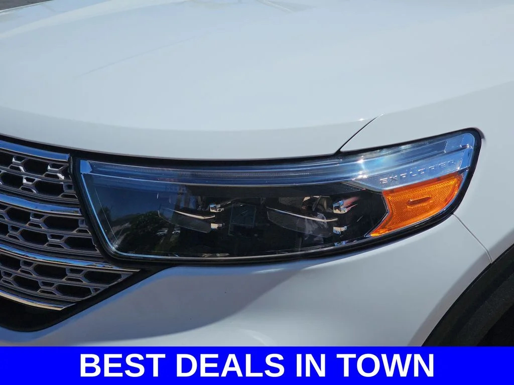 Used 2023 White Ford Limited image 34
