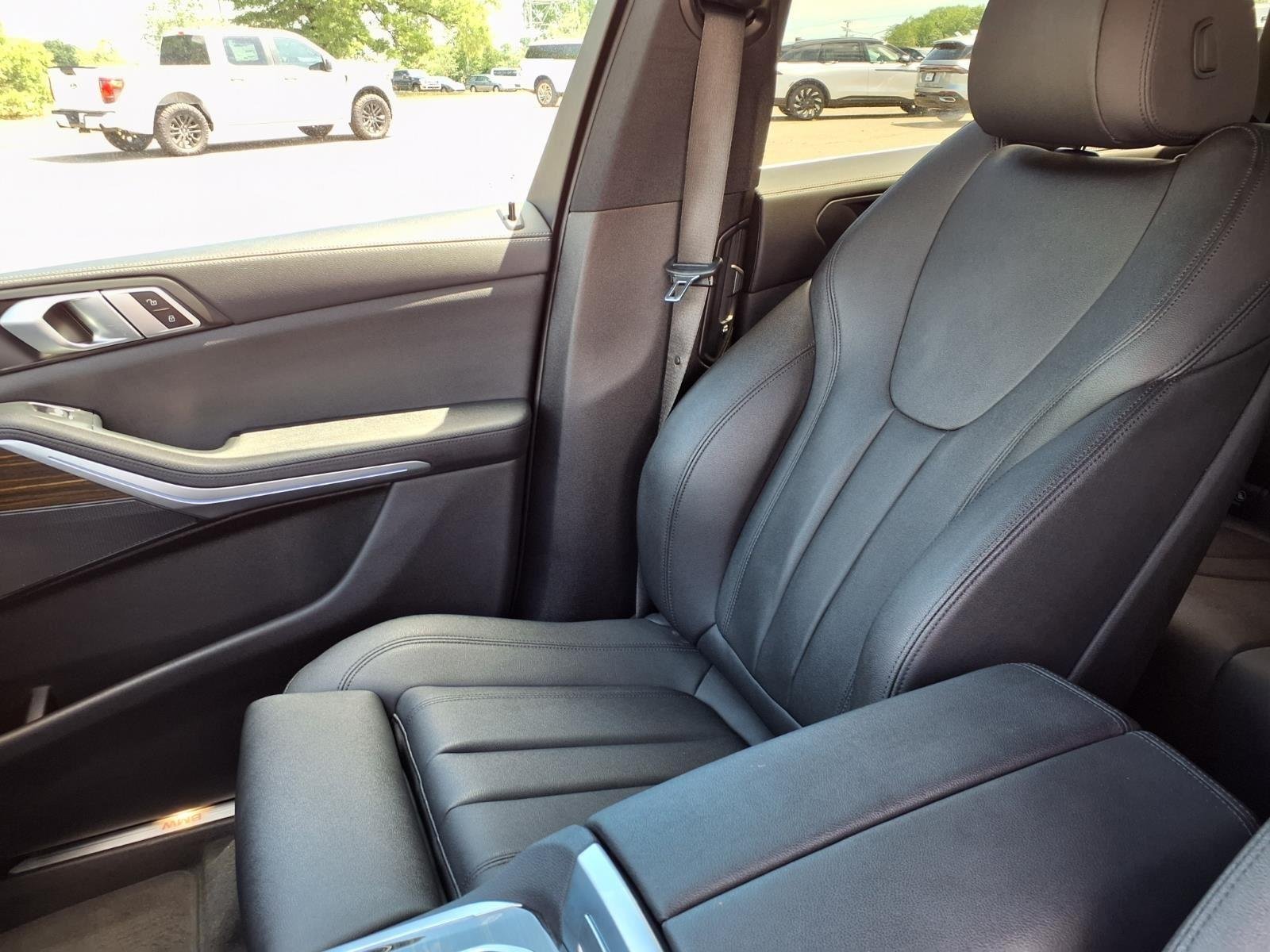 Used 2020 Black Sapphire Metallic BMW sDrive40i image 20