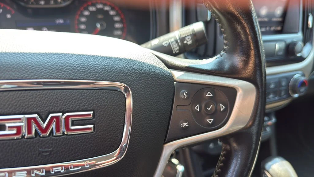 Used 2022 Gray GMC Denali image 21