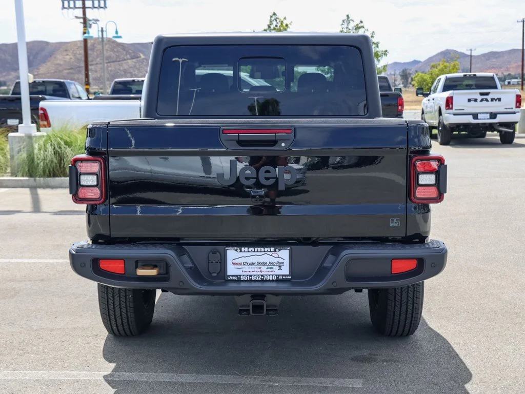 New 2026 Black Clear-Coat Exterior Paint Jeep 85th Anniversary Edition image 5