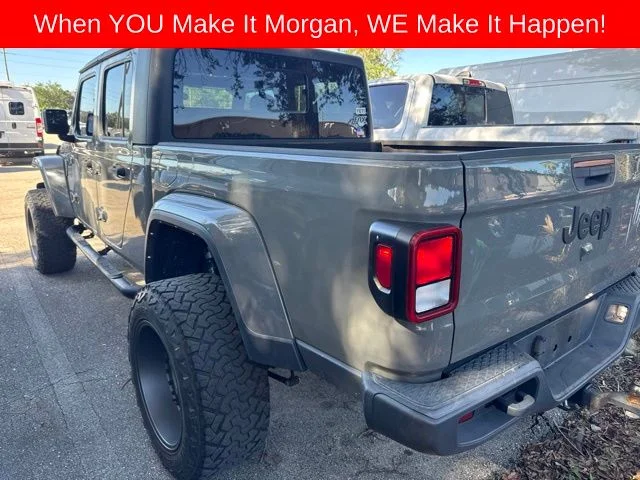 Used 2022 Gray Jeep Sport image 9