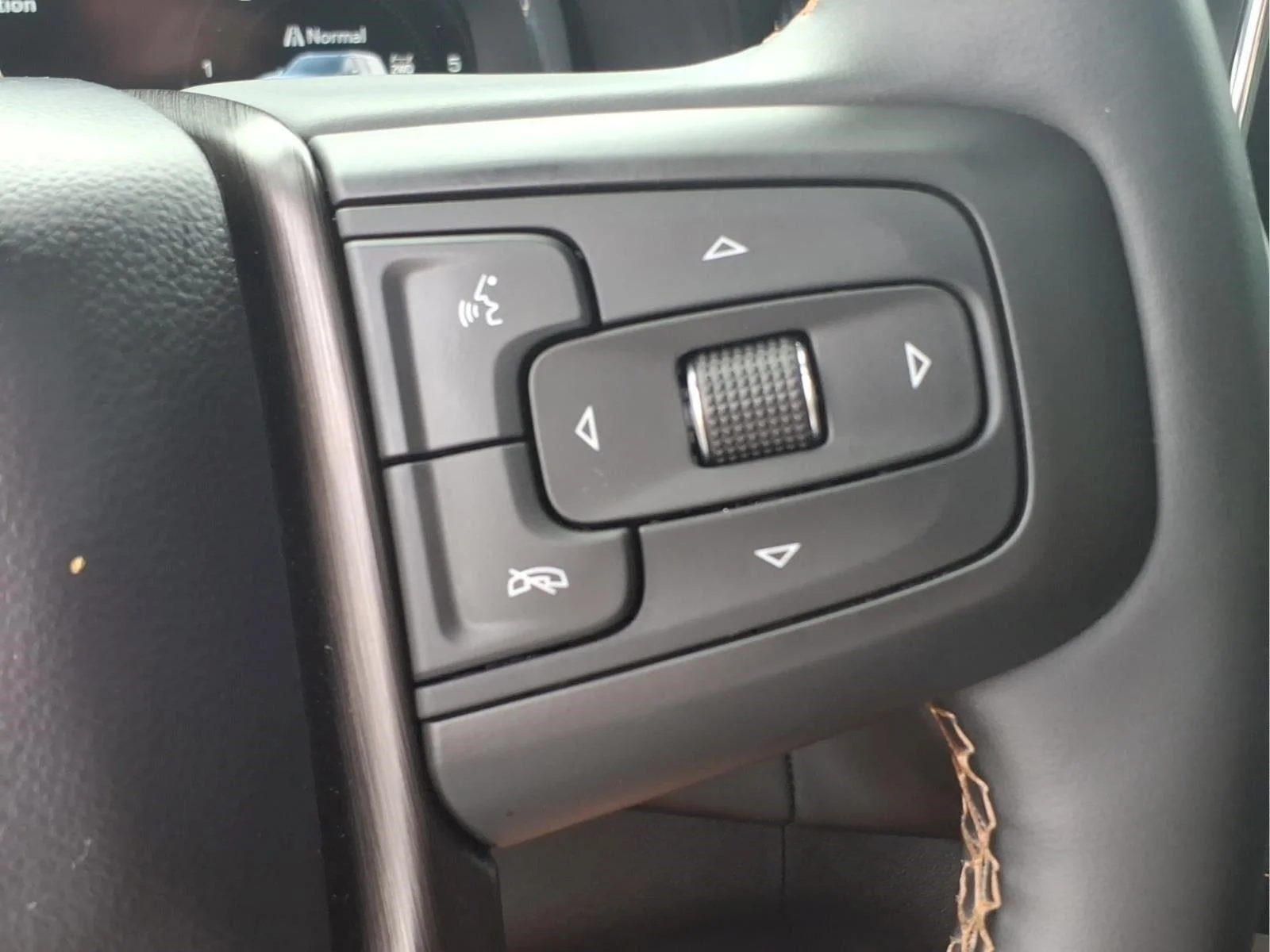 Used 2024 White Frost Tricoat GMC AT4 image 24