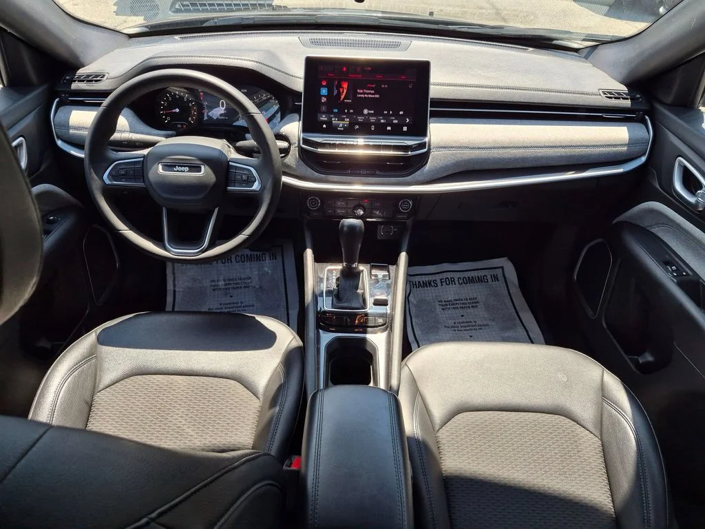 Used 2024 Gray Jeep Latitude image 19