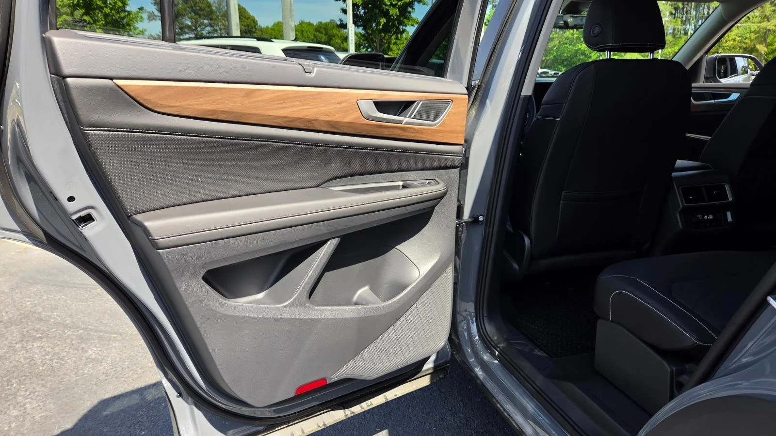 New 2026 Pure Gray Volkswagen 2.0T SE w/Technology image 41