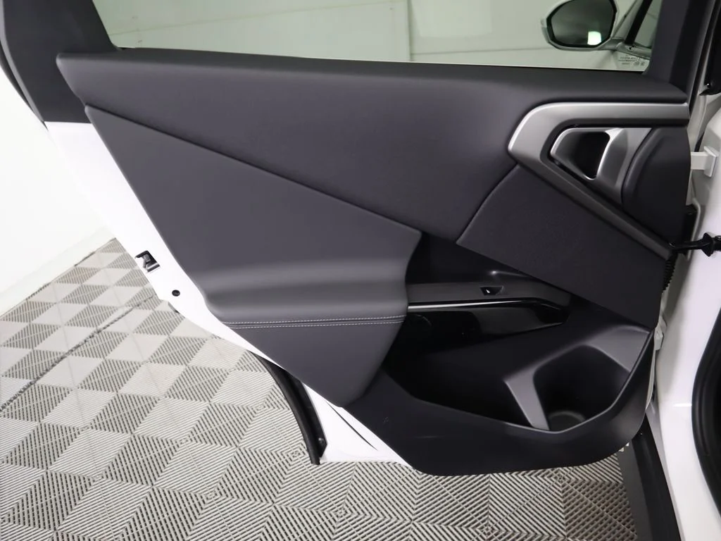 Used 2026 White BMW 30 xDrive image 28