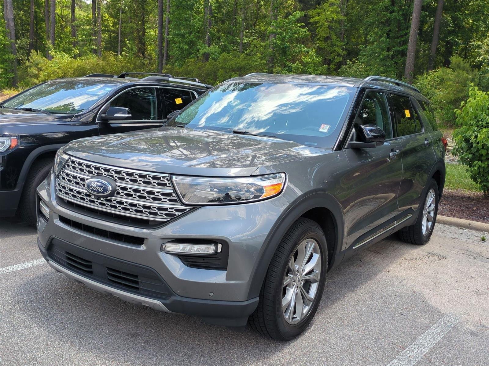 2023 Ford Explorer Limited 4WD's photo
