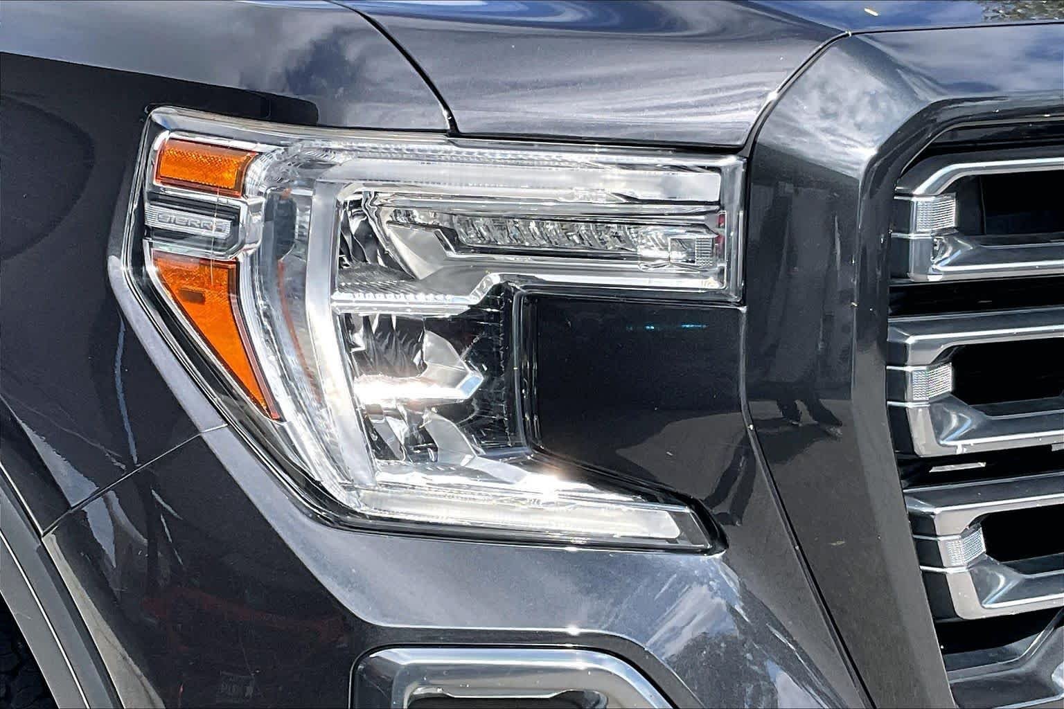 Used 2020 Carbon Black Metallic GMC AT4 image 27