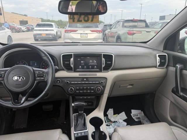 Used 2017 Red Kia EX image 5