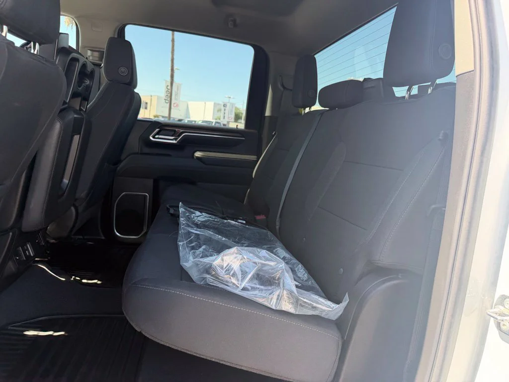 Used 2025 White Chevrolet LT image 5