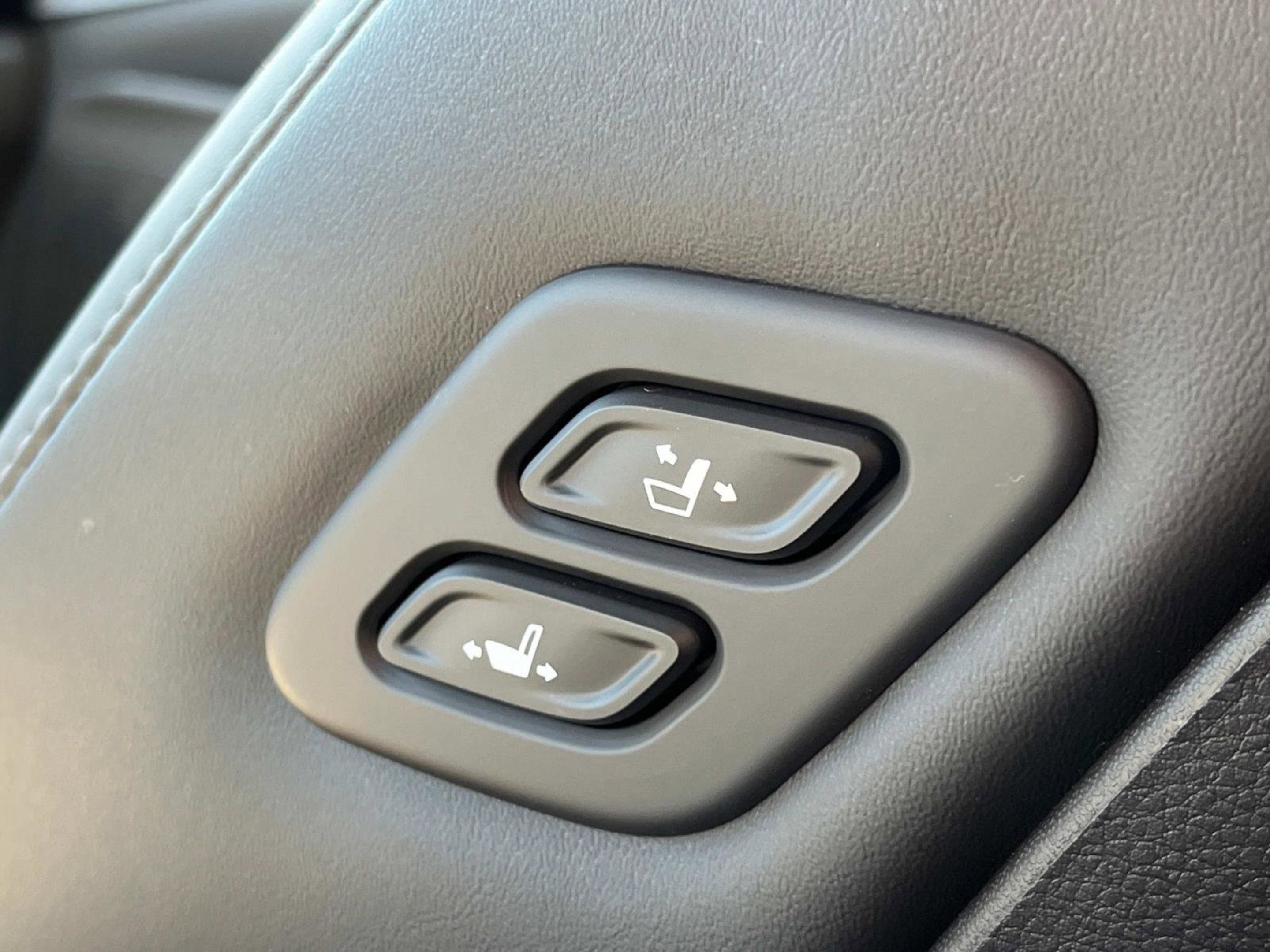2026 Kia Carnival EX - Photo 14