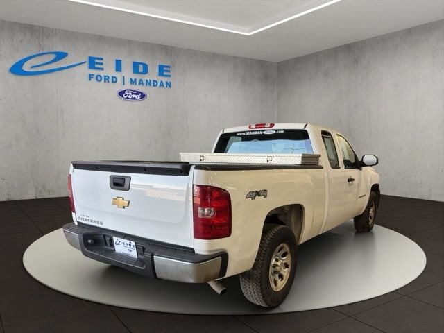 Used 2008 White Chevrolet Work Truck image 11