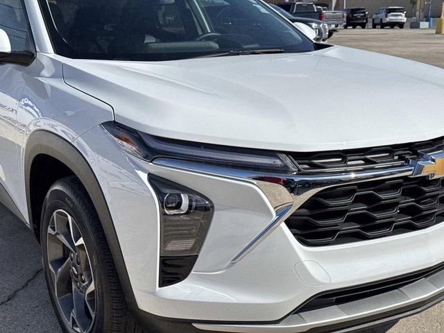 Used 2025 Summit White Chevrolet LT image 5