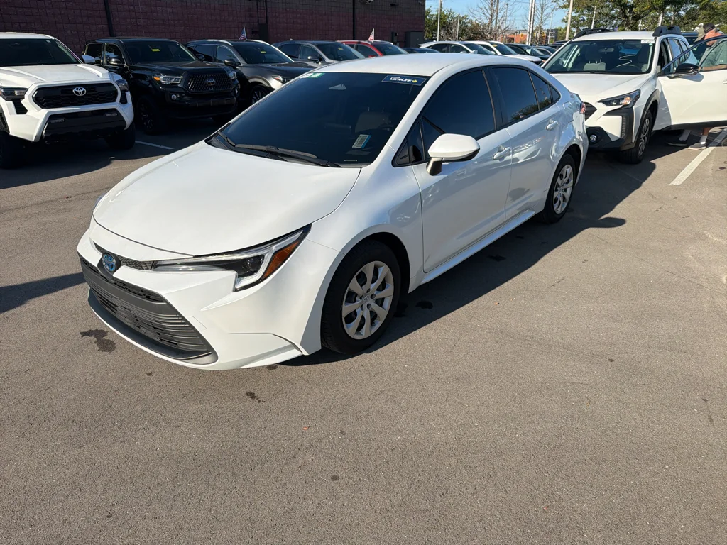 Used 2024 Wind Chill Pearl Toyota Hybrid LE image 2