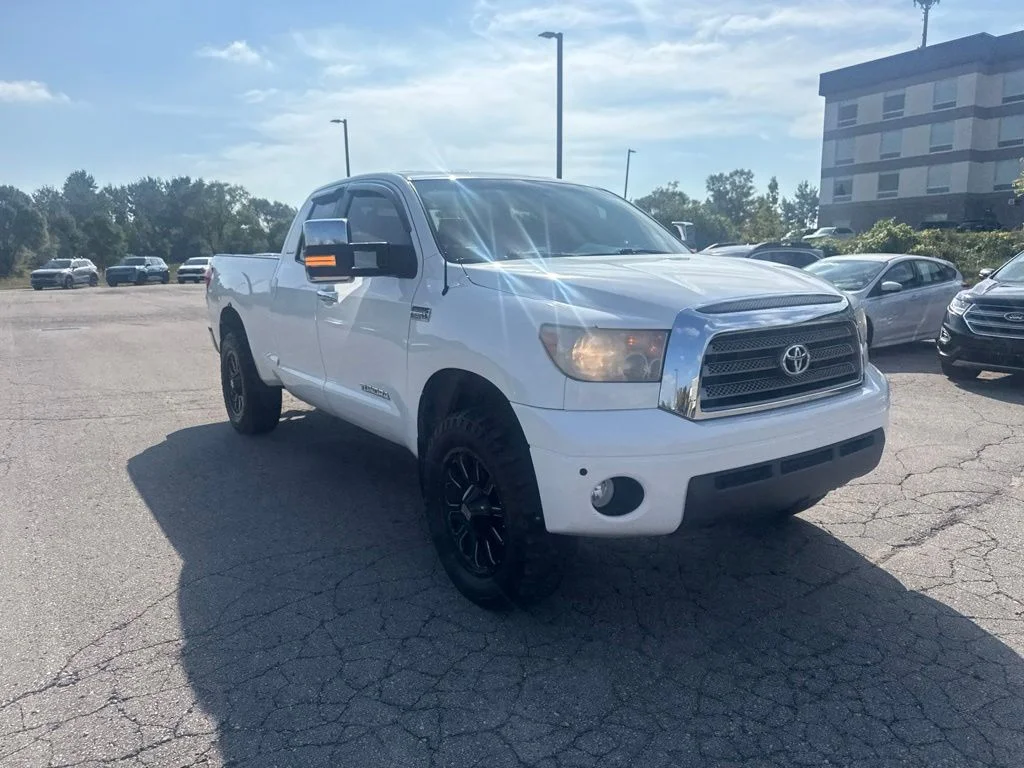 Used 2008  Toyota Limited image 8