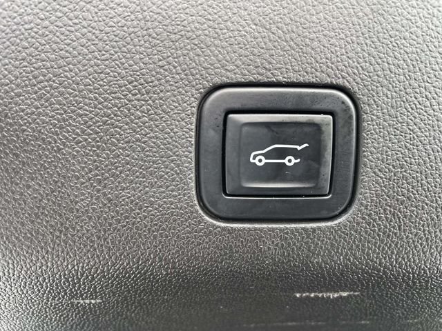 Used 2022 Black Chevrolet RST image 17