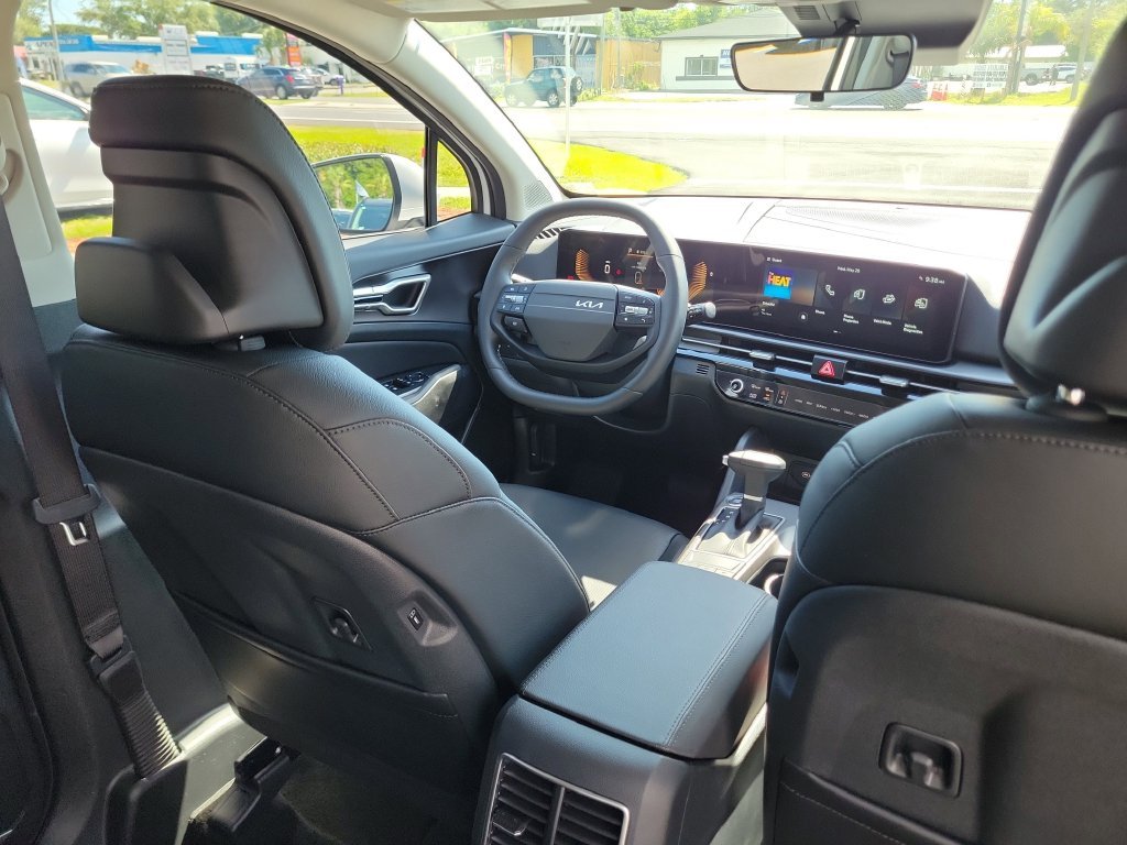 New 2026 Glacial White Pearl Kia EX image 13