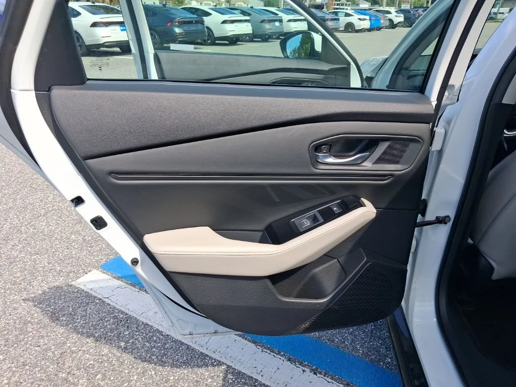 Used 2024  Honda Touring image 25