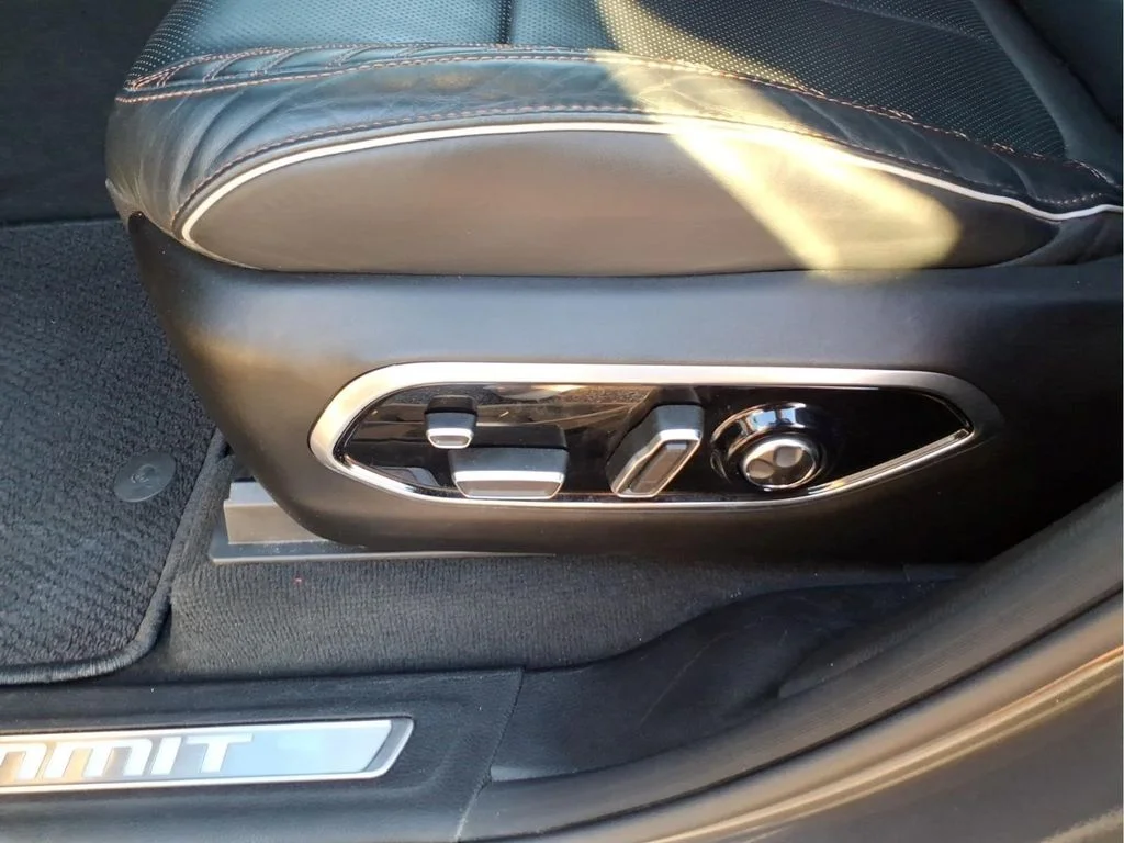 Used 2024 Gray Jeep Summit image 22