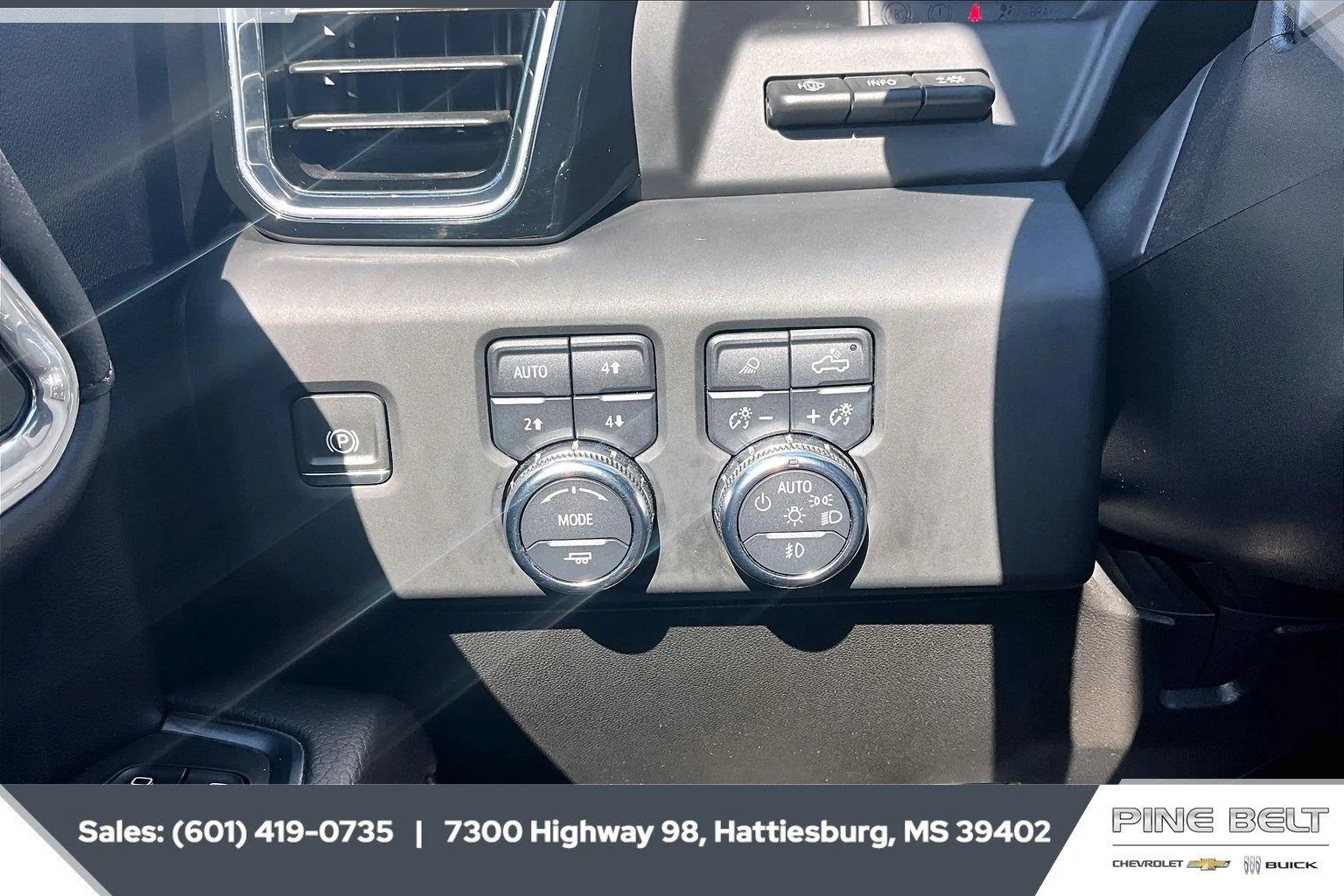 Used 2024 White Frost Tricoat GMC Denali image 23