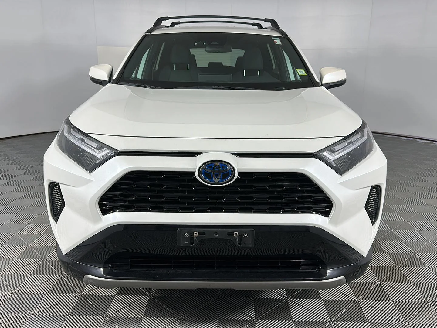 Used 2024 Wind Chill Pearl Toyota Hybrid SE image 3