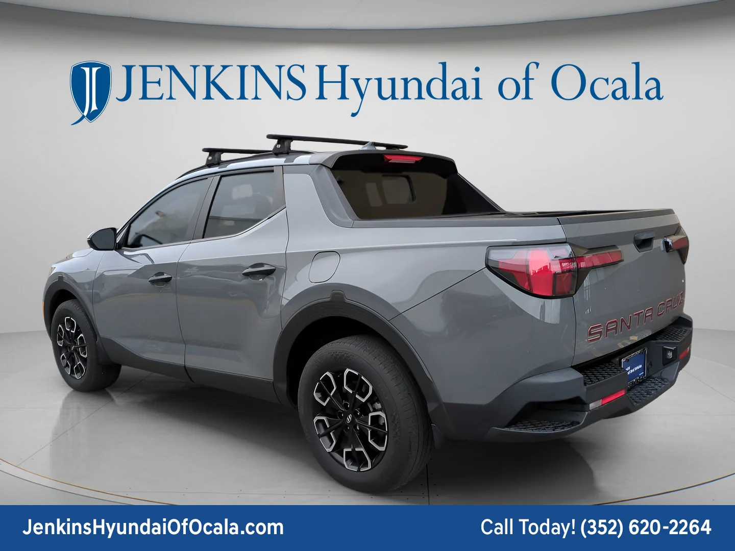 Used 2022 Hampton Gray Hyundai SEL image 5