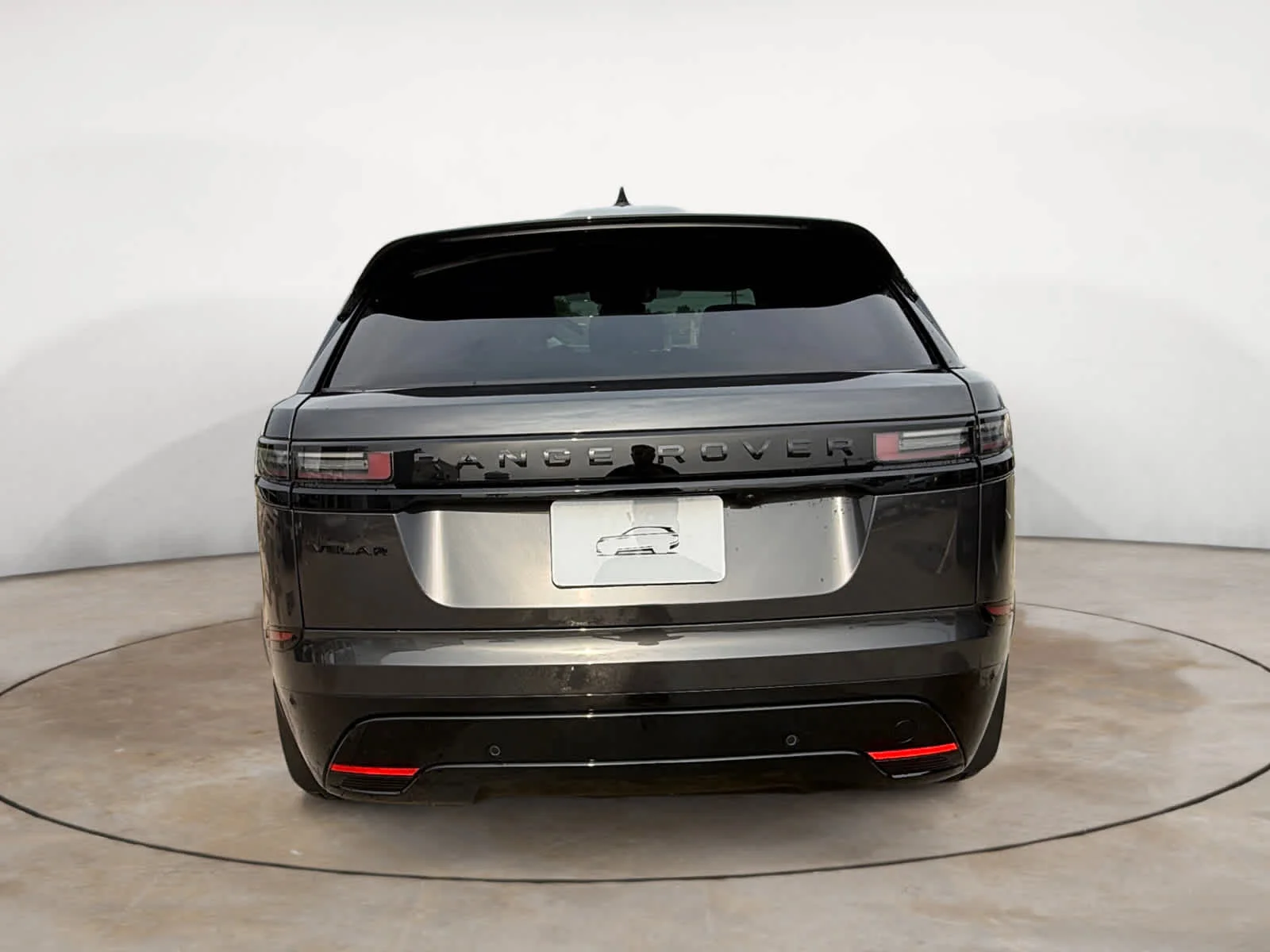 New 2026 Carpathian Grey Land Rover Belgravia Edition image 4