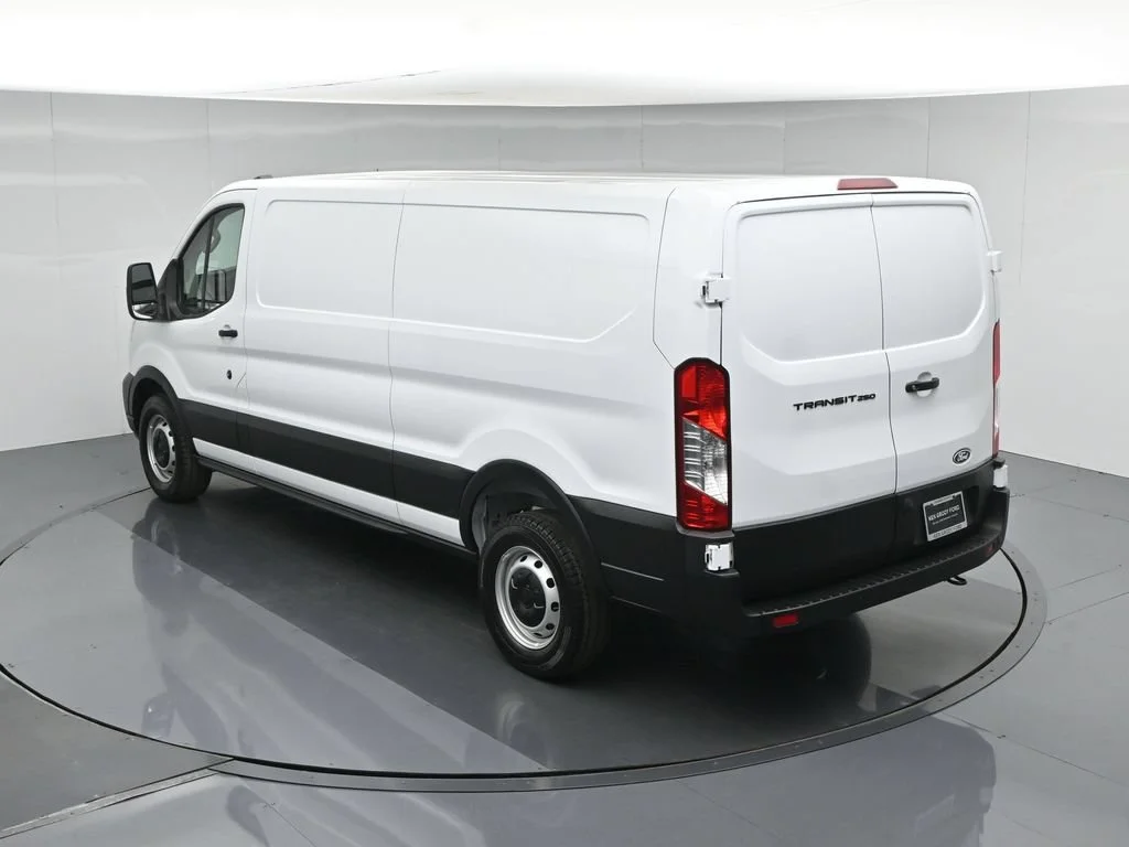 New 2026 Oxford White Ford Base image 36