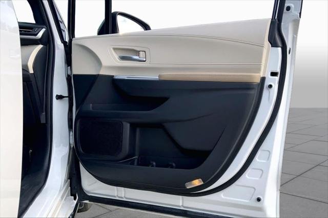 Certified Used 2024 WIND CHILL PEARL Toyota  image 23