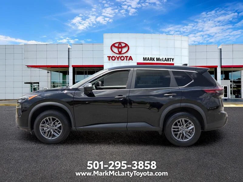 Used 2025 Super Black NISSAN AWD S image 2