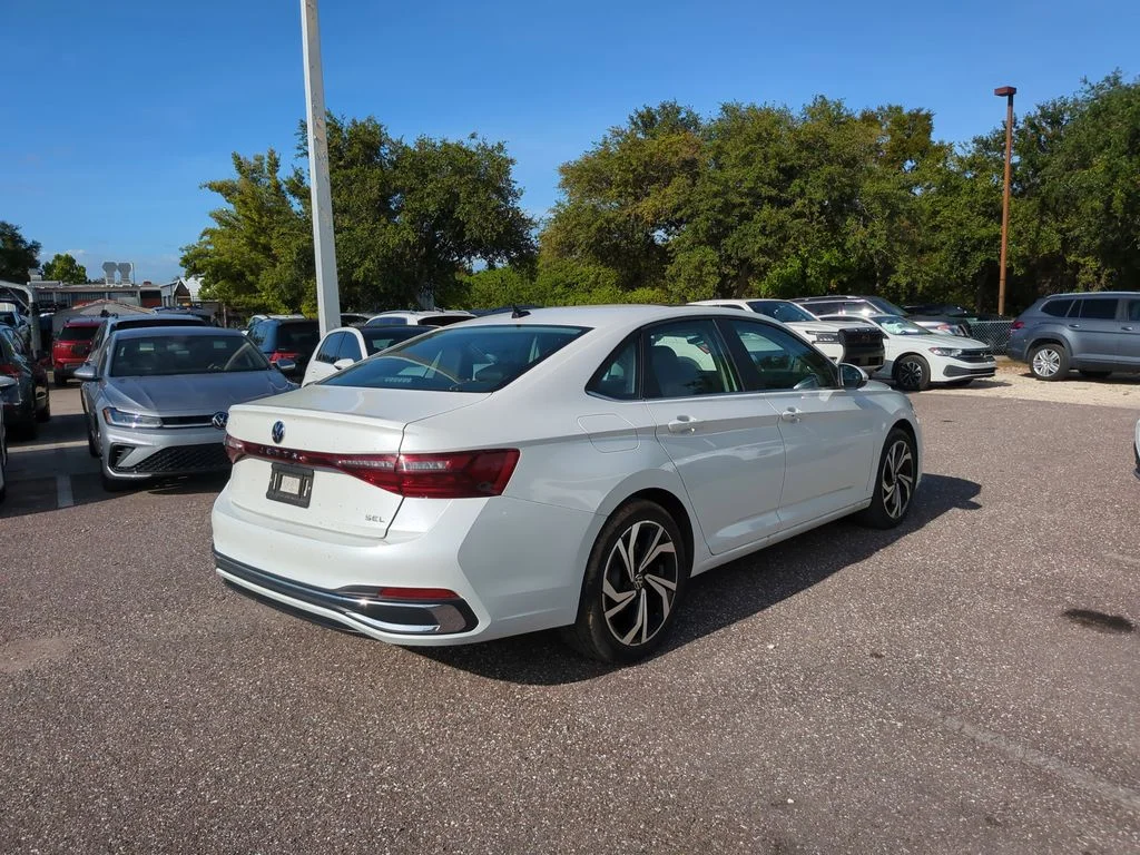 Certified Used 2025 White Volkswagen 1.5T SEL image 5