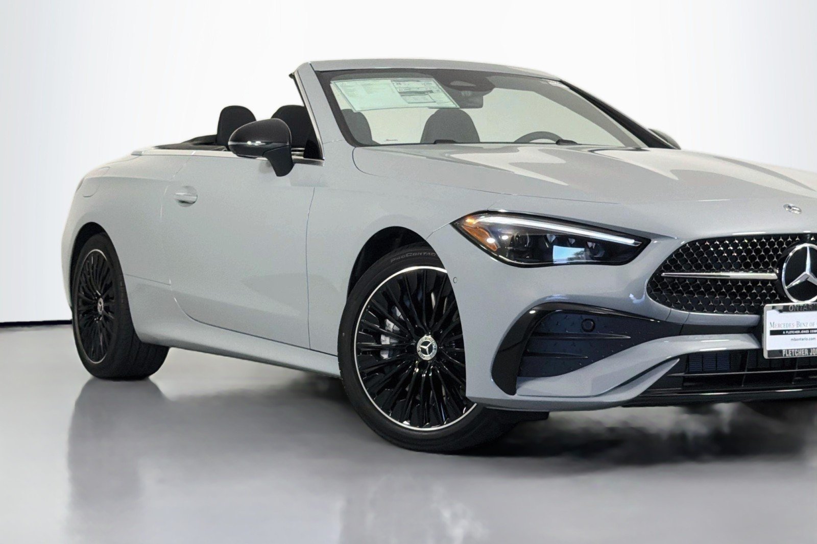 New 2026 MANUFAKTUR Alpine Grey Metallic Mercedes-Benz CLE 450 4MATIC® Cabriolet image 13