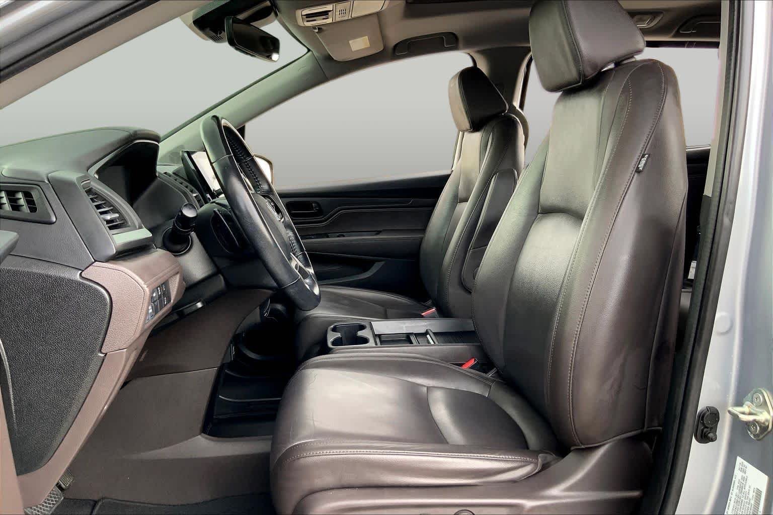 Used 2019 Lunar Silver Metallic Honda EX-L w/Navi/RES image 8