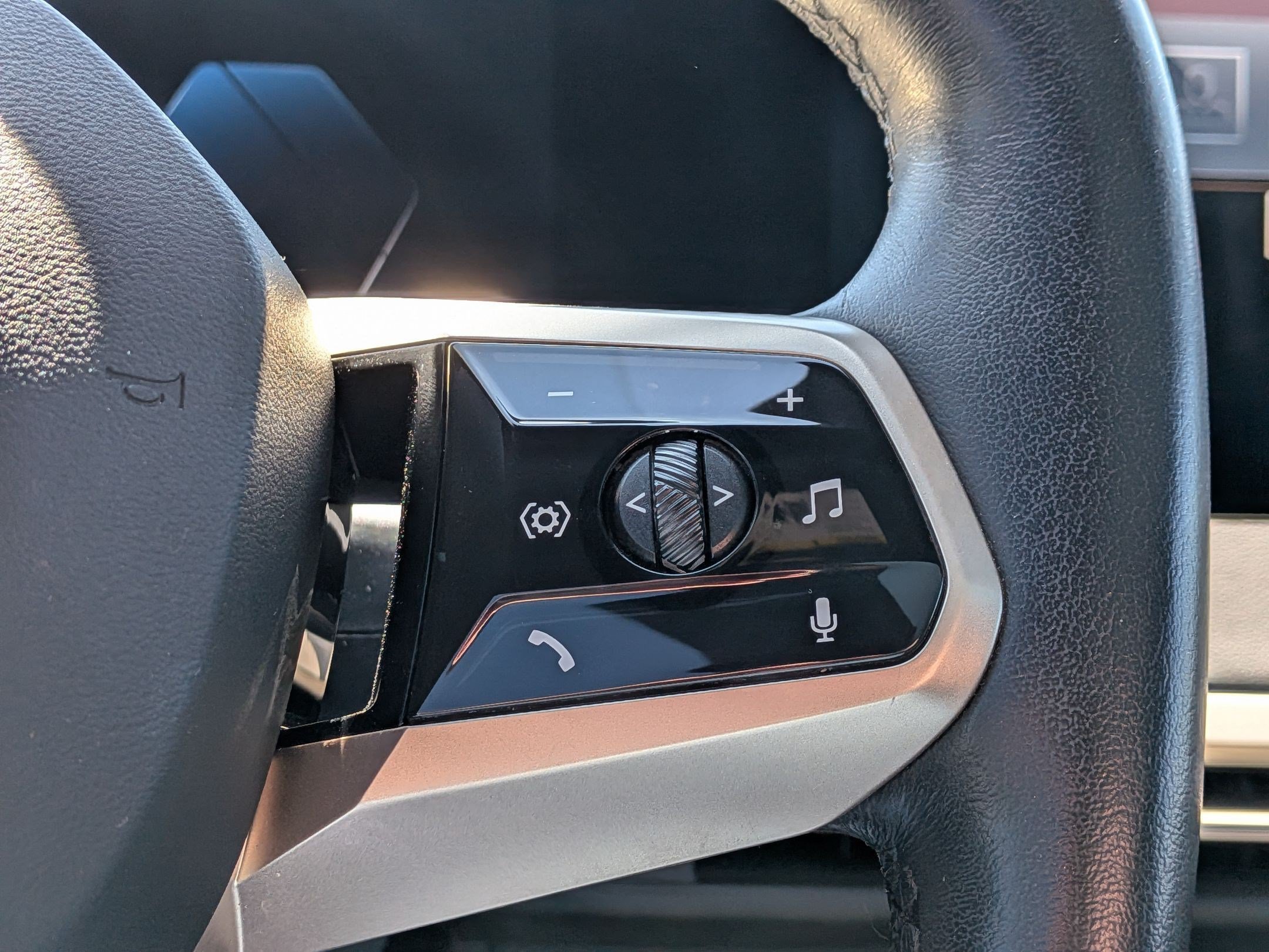 2025 BMW iX 50 - Photo 15
