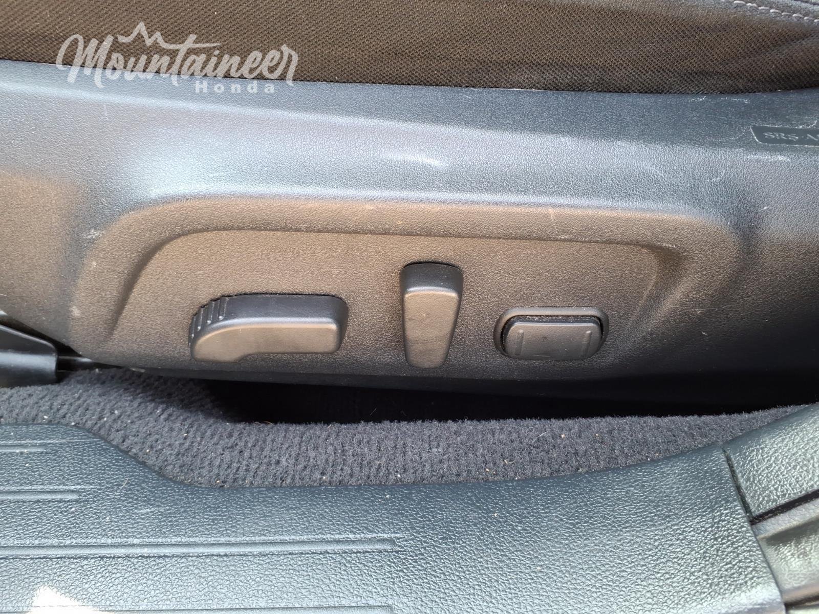 Used 2019 Magnetite Gray Metallic Subaru Premium image 32