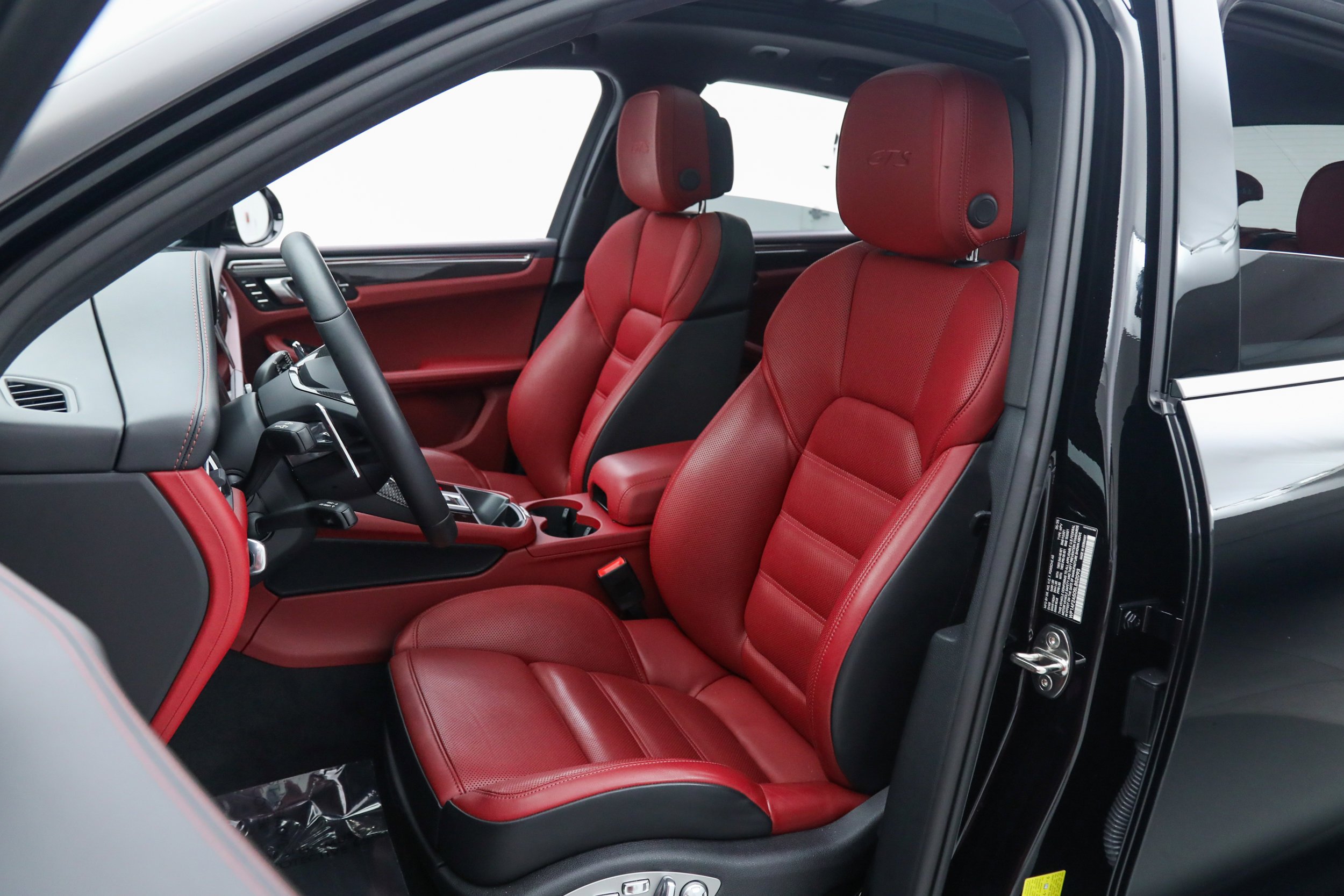 Used 2025 Black Porsche GTS AWD image 28