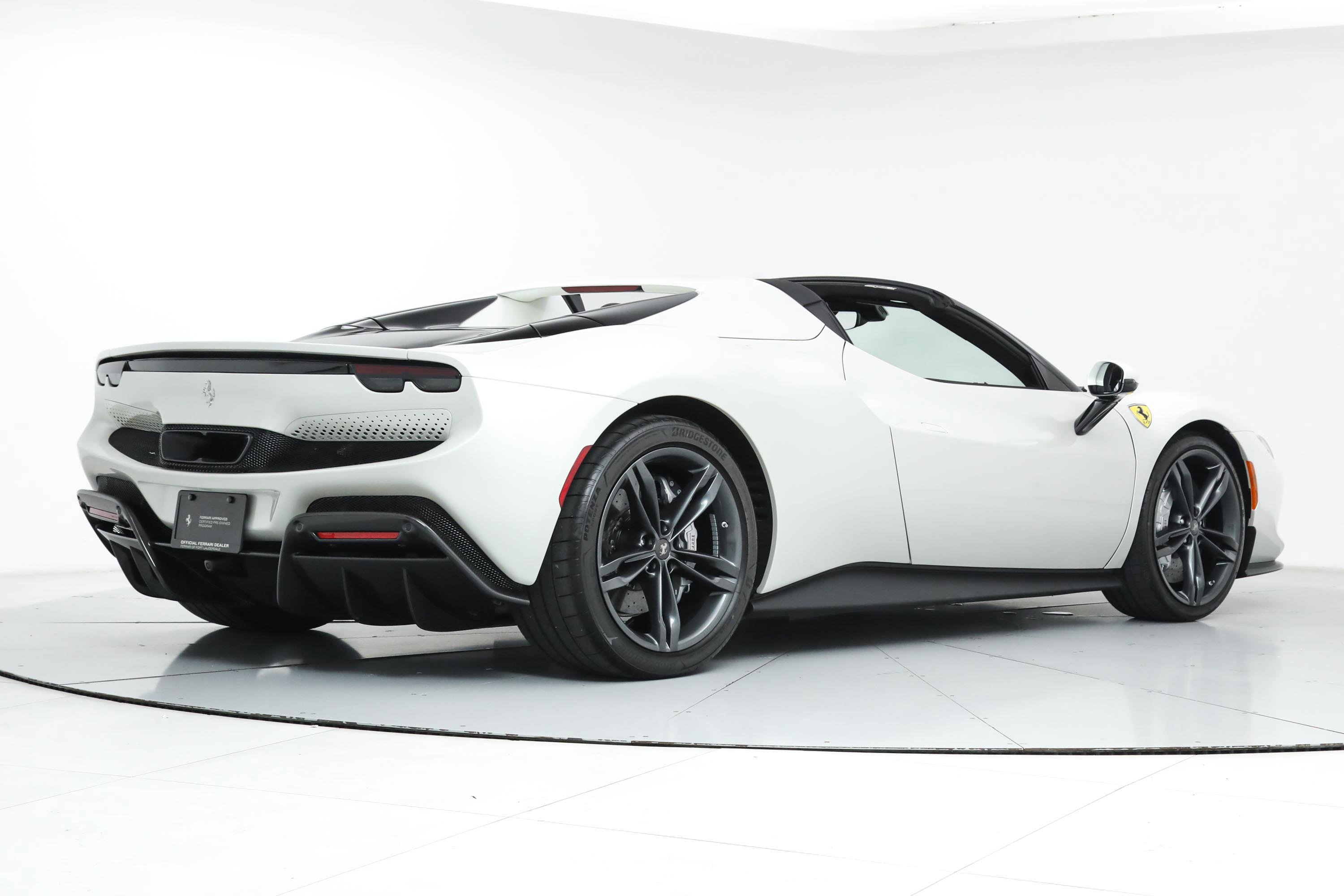 Used 2025 White Ferrari  image 3