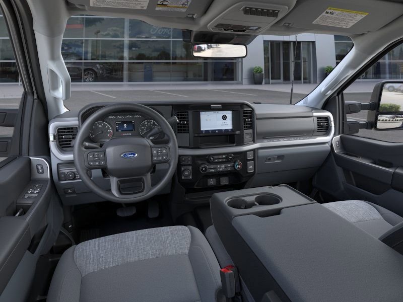 New 2026 Oxford White Ford XLT image 9