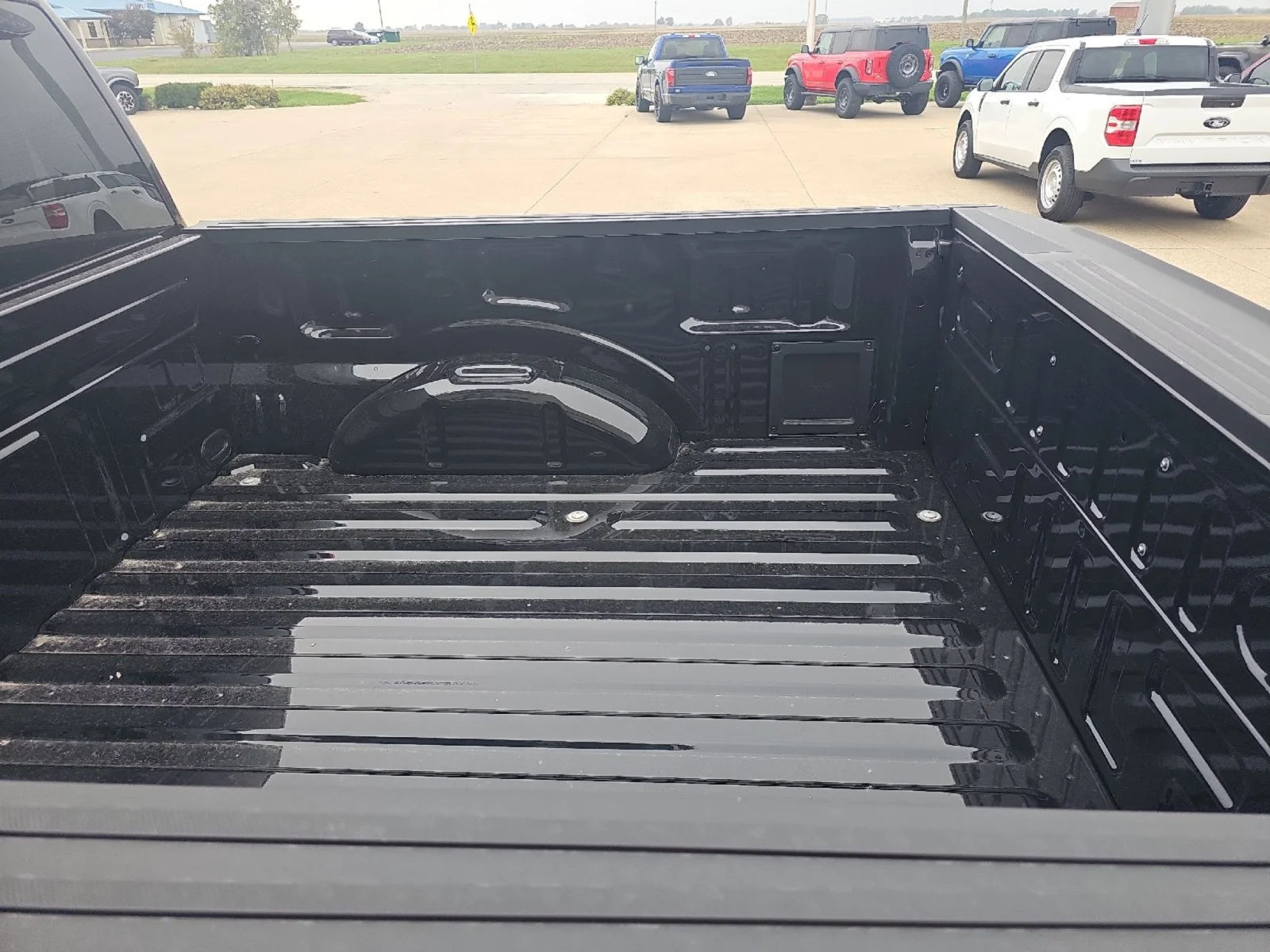 New 2026 Agate Black Metallic Ford XLT image 15