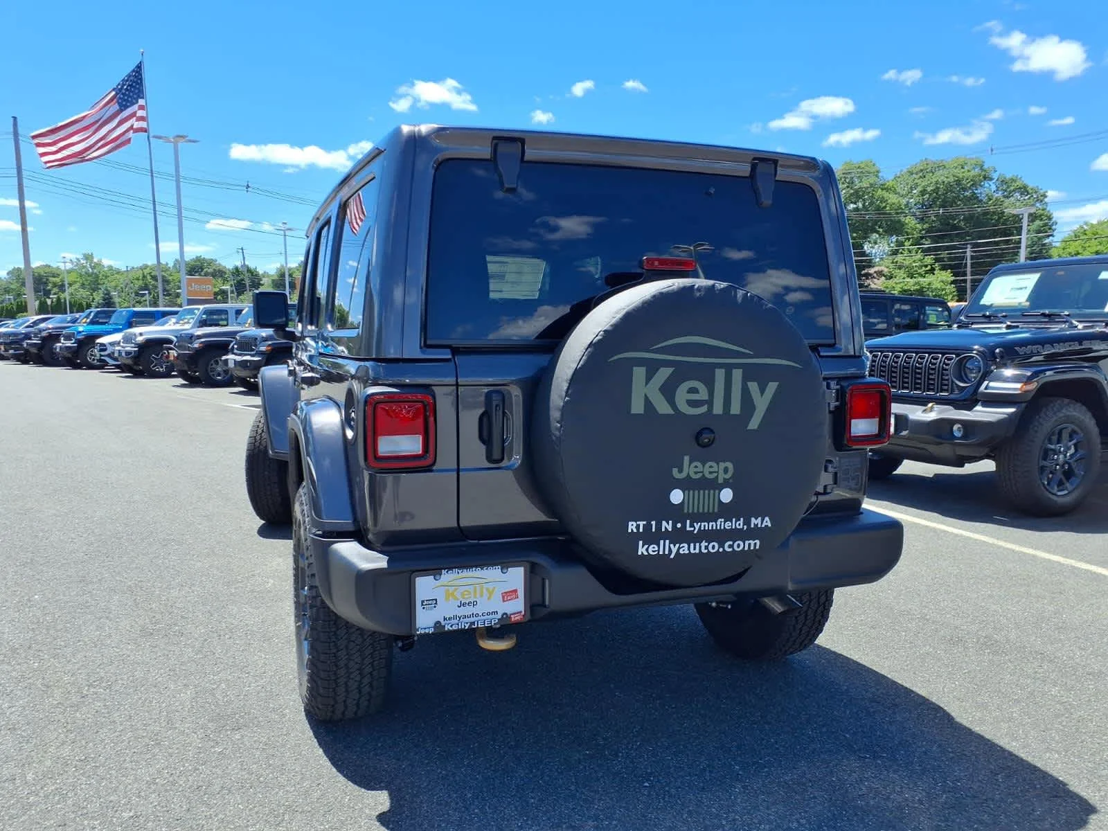New 2026 Granite Crystal Metallic Clearcoat Jeep 85th Anniversary image 10