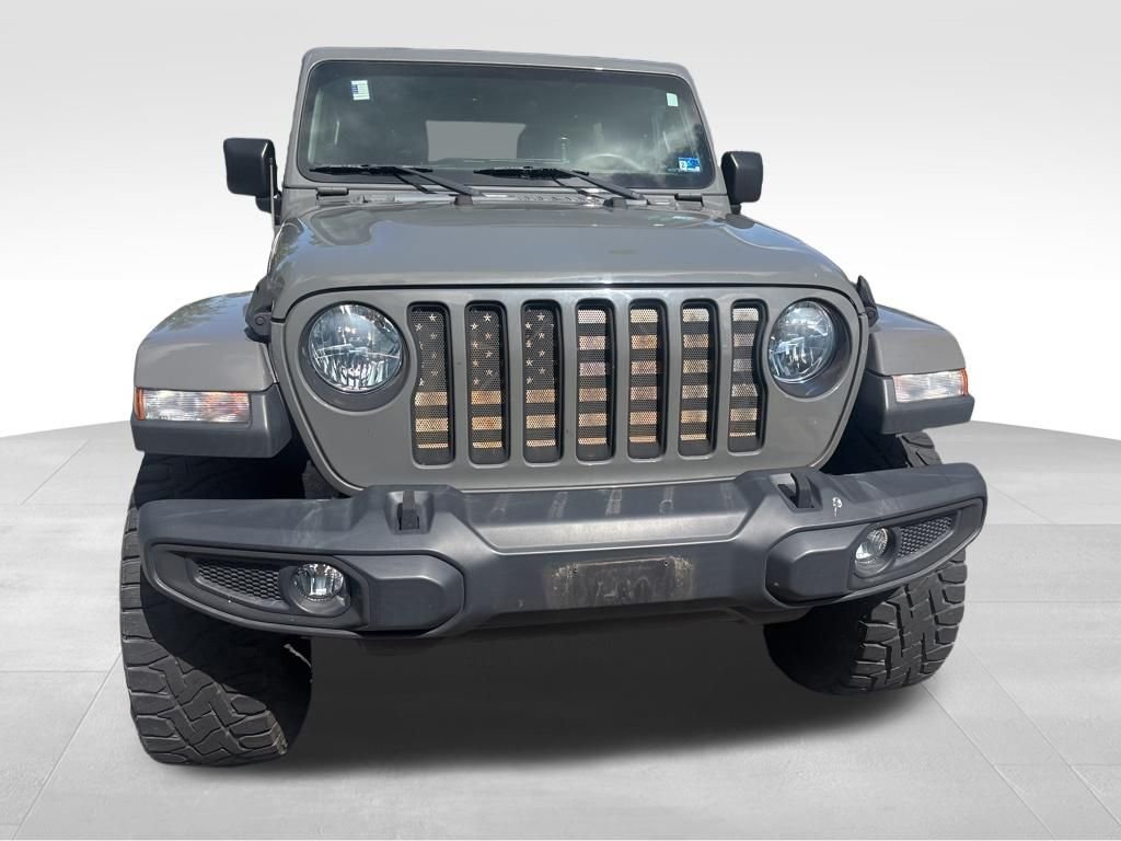 Used 2019 Gray Jeep Unlimited Sahara image 4