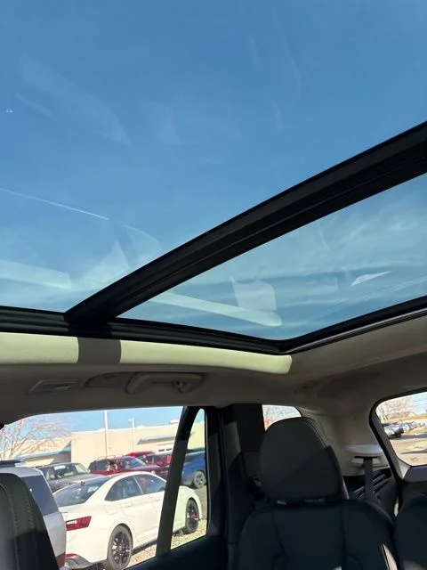 New 2026 Vapour Grey Volvo Plus image 33