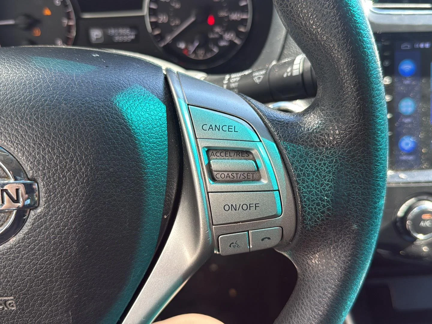 Used 2014 Gun Metallic Nissan 2.5 S image 11