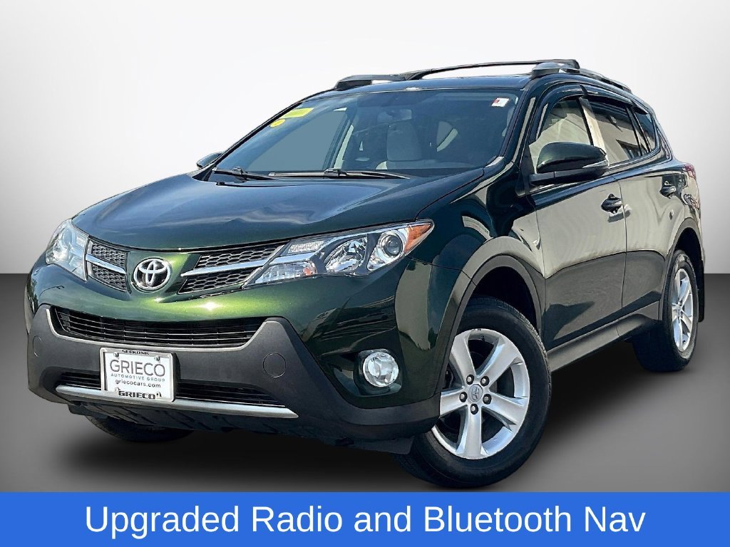 Used 2013 Green Toyota XLE image 3