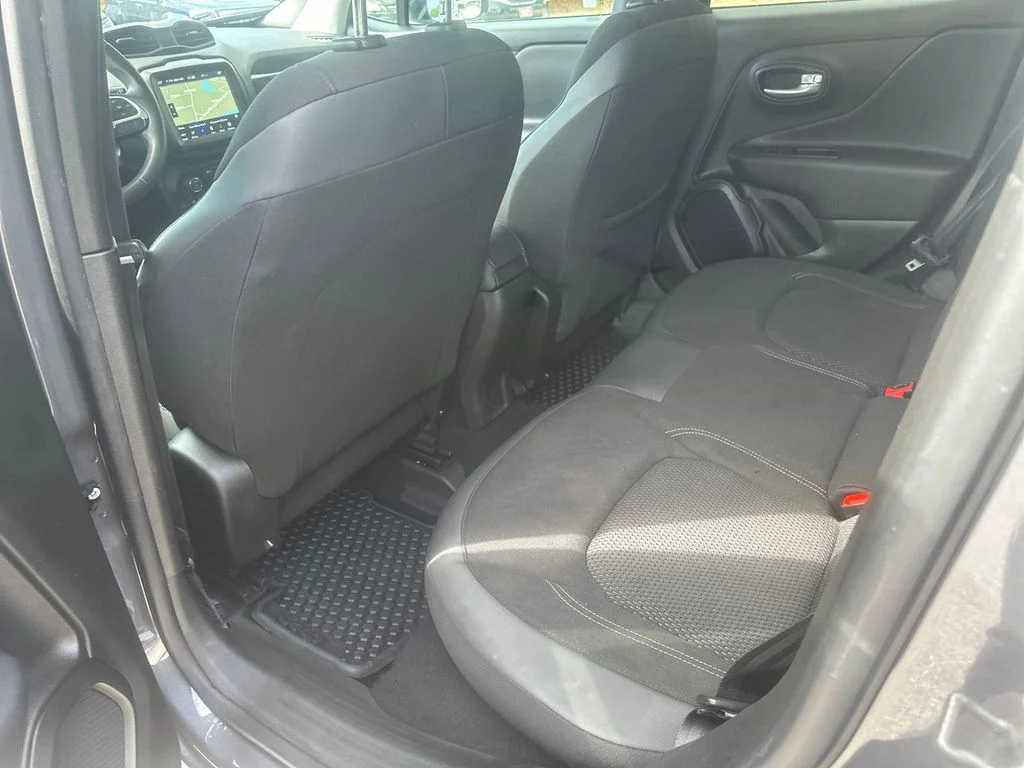 Used 2023 Gray Jeep Altitude image 15
