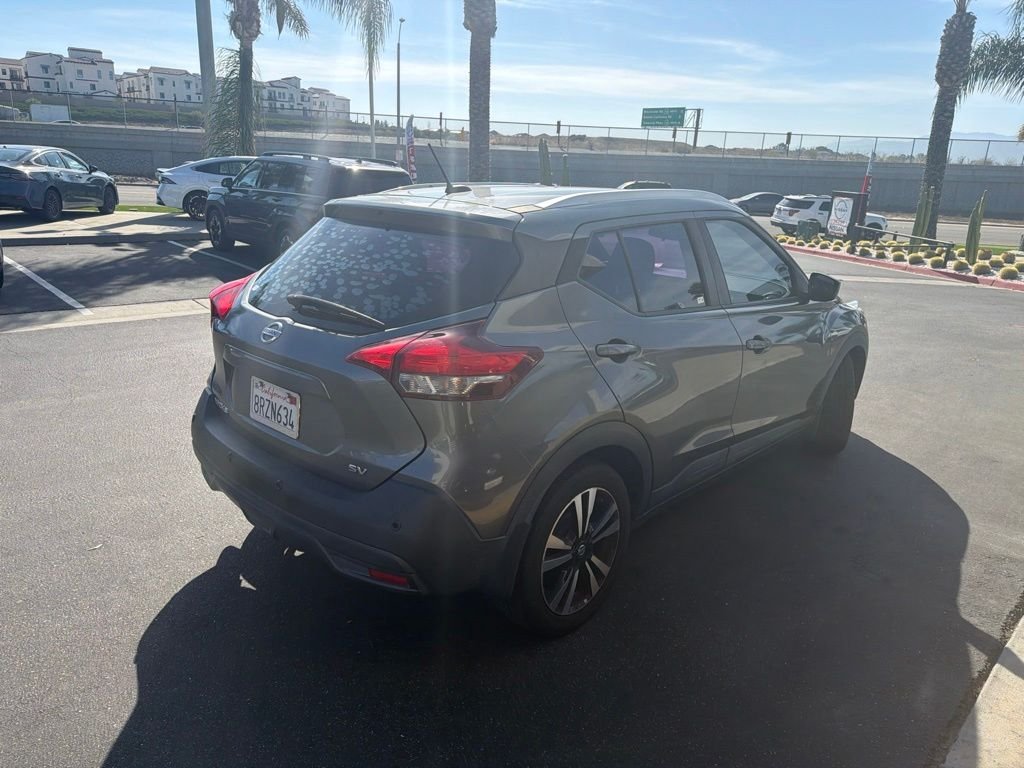 Used 2020 Gray Nissan SV image 5